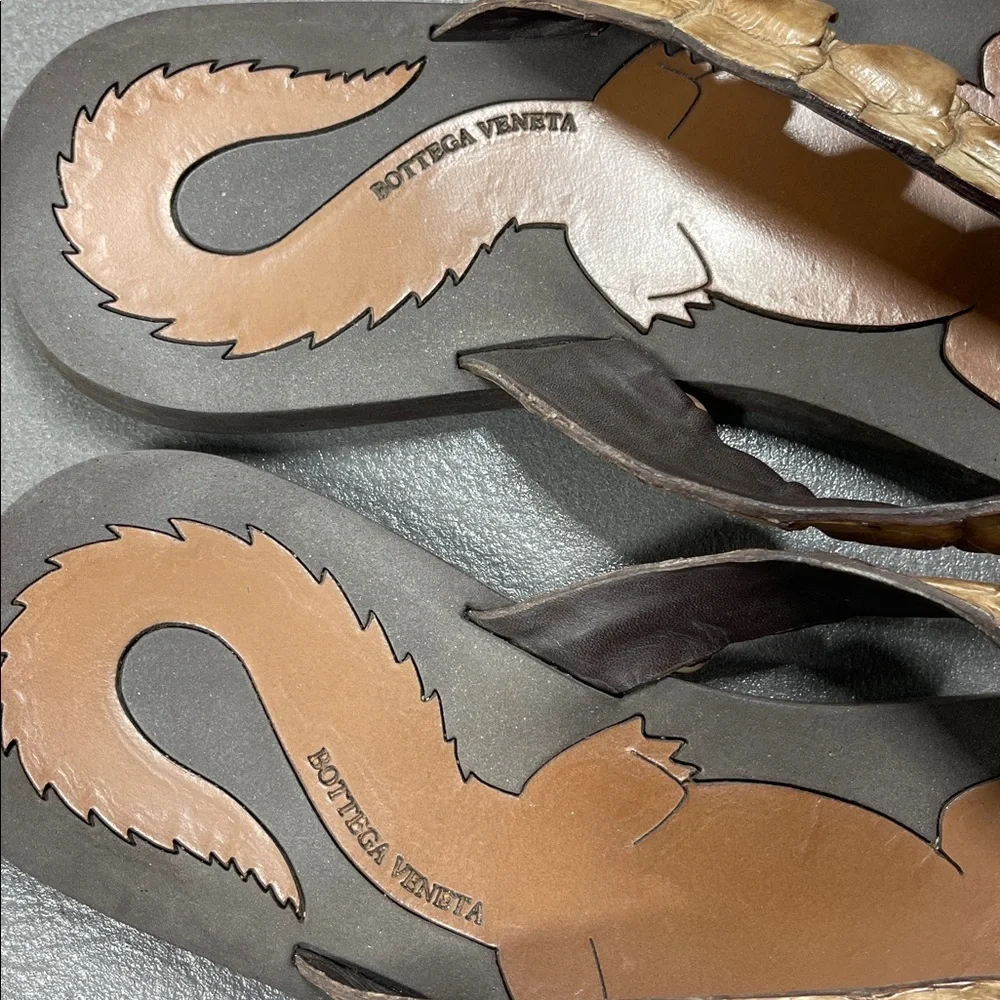 Bottega Veneta Men's Crocodile Alligator Brown Flip Flops Sandals Sz IT 41 US 8